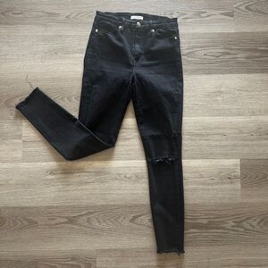 Good American jeans. Size 27. Black. Mild wear. See photos